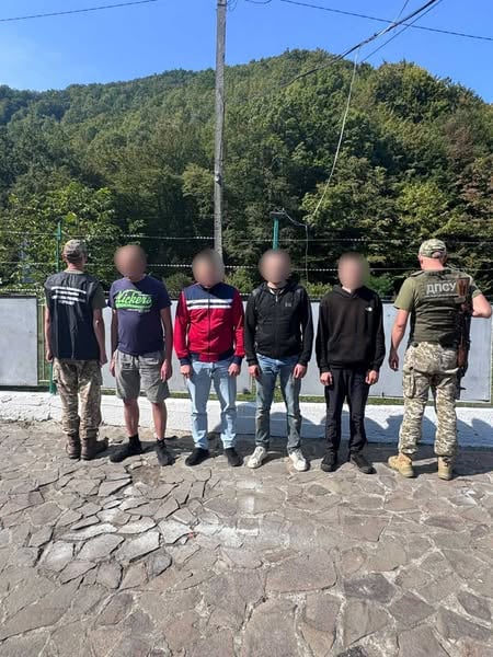 На кордоні з пострілами затримали чотирьох порушників