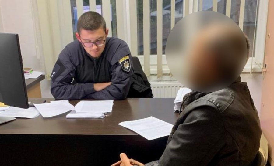 Прикарпатцю, який прив’язав собаку ланцюгом до автомобіля та тягнув його дорогою, загрожує до восьми років ув’язнення