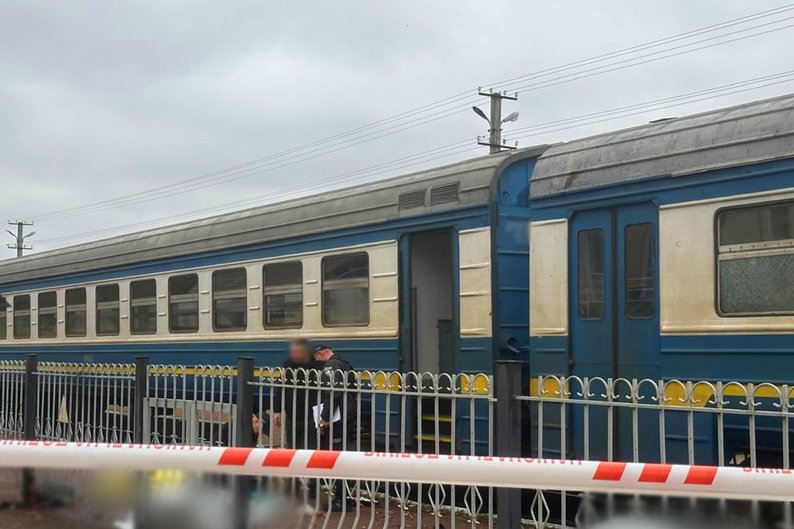 На Житомирщині чоловік підірвав гранату на пероні під час перевірки документів: є загиблі