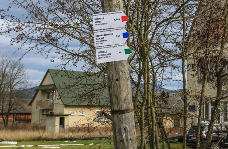 Мандрівник із Брошнів-Осади власноруч облаштував маршрут до трьох водоспадів